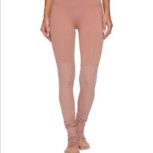 **LAST CHANCE** Alo Yoga Goddess Leggings